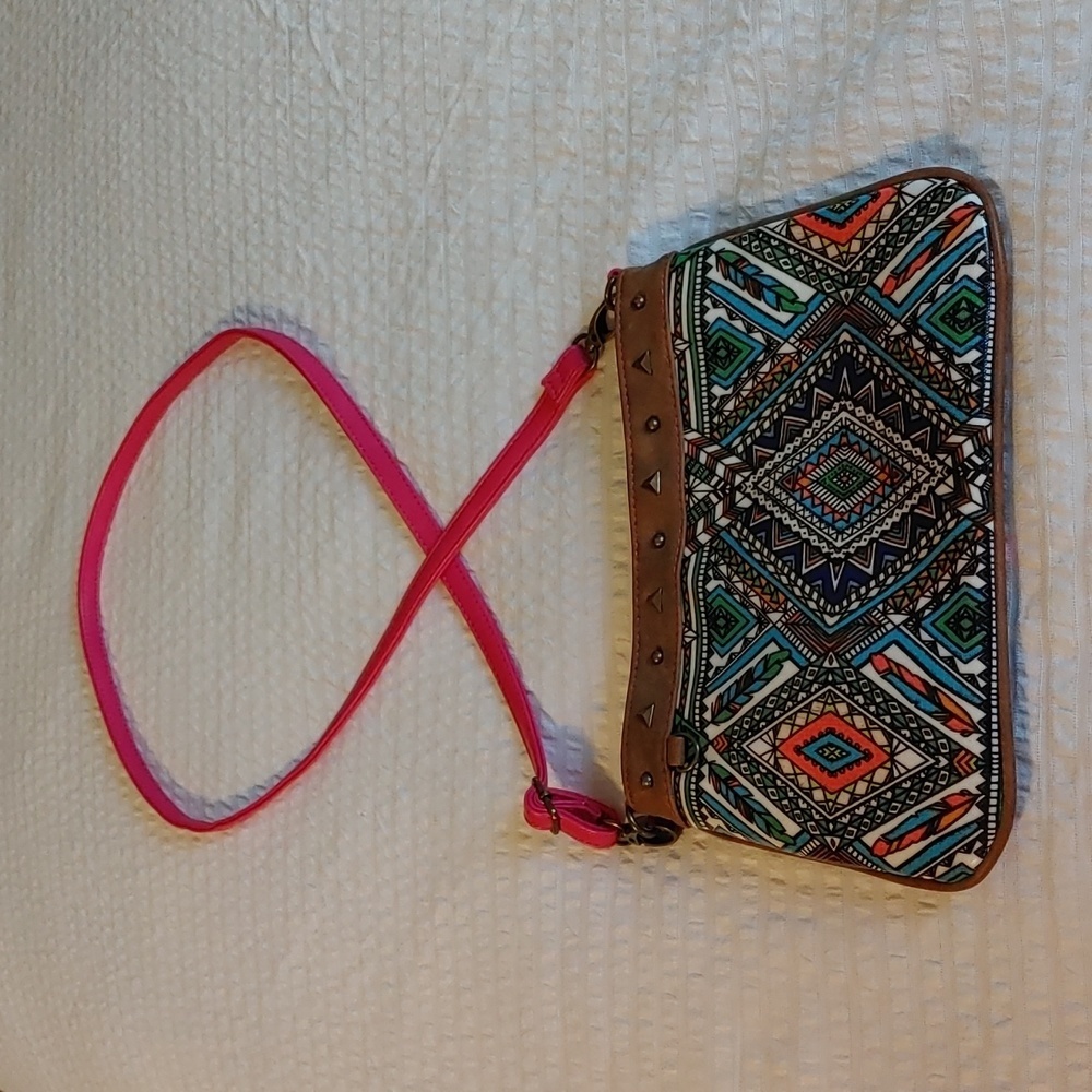 💚CATCHFLY CROSSBODY BAG